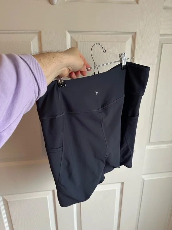 Old Navy Black High-Rise Bike Shorts with Side Pockets - Picture 3 of 3